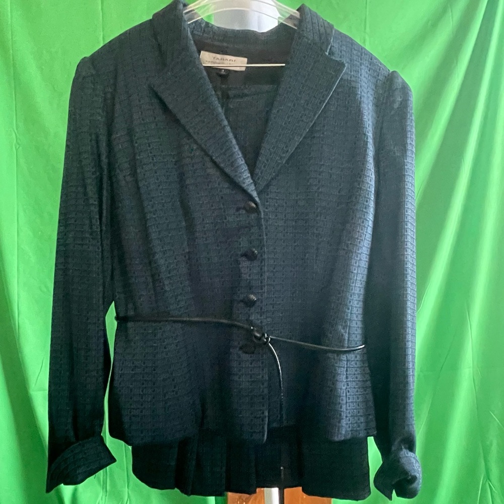 Woman’s size 16 suit